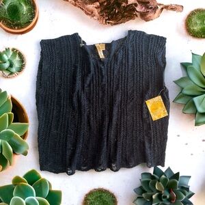 Eyeshadow black top Size L NWT